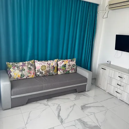 Virgo Sea View Summerland Apartment Mamaia