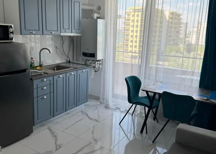 Virgo Sea View Summerland شقة