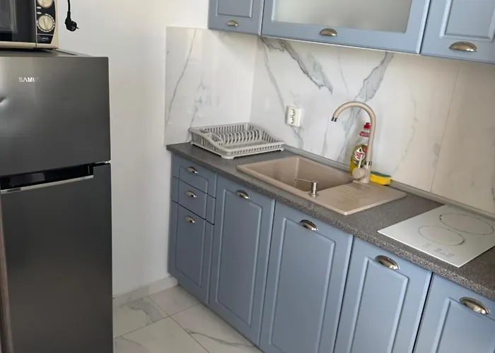 Virgo Sea View Summerland